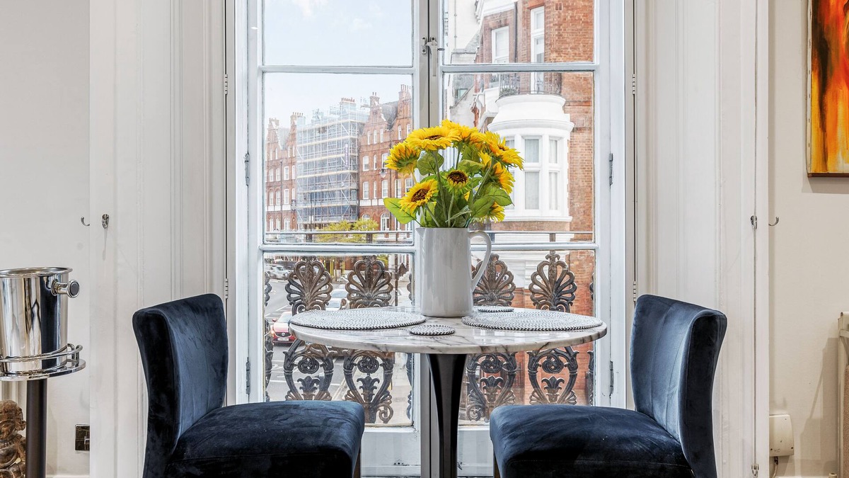 Knightsbridge Apartment | Beautiful One Bedroom Flat in Knightsbridge