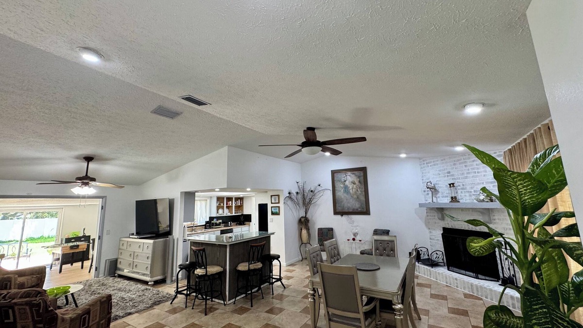 Riverview House | Beautiful oversized 2-bedroom house in Riverview near many points of interest.