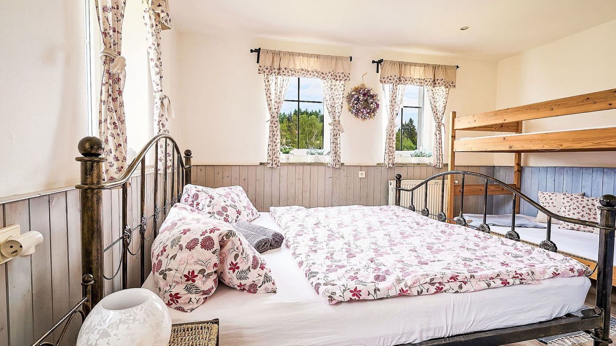 Smrzovka House | Beautiful private villa for 8 people with WIFI, TV, terrace and pets allowed