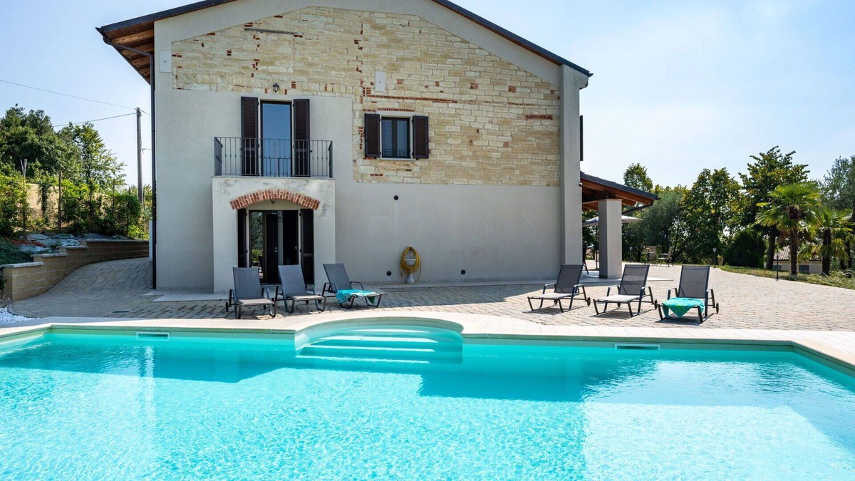 Ponzano Monferrato House | Beautiful private villa for 14 guests with private pool, A/C, WIFI, TV, terrace and parking
