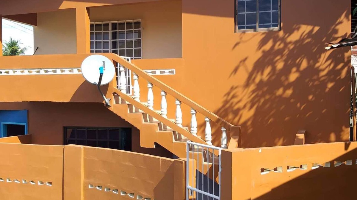 Blanchisseuse Villa | Beautiful Paradise Hill Villa near Beach