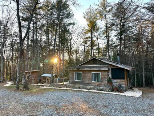 Unaka House | Beautiful & peaceful cabin w/deck garden & fire-pit