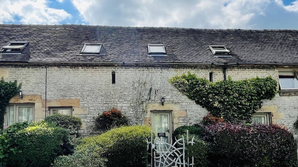 Crowdecote Cottage | Beautiful Peak District cottage sleeping four people