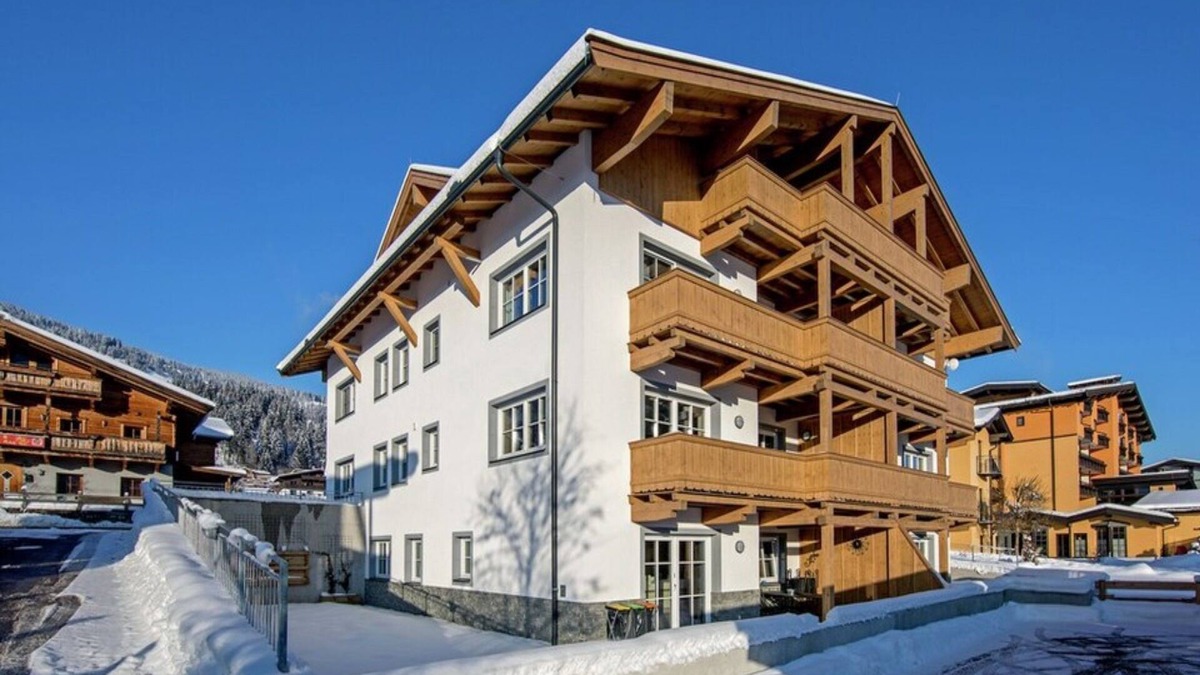 Lauterbach Apartment | Beautiful penthouse near the Brixen ski area