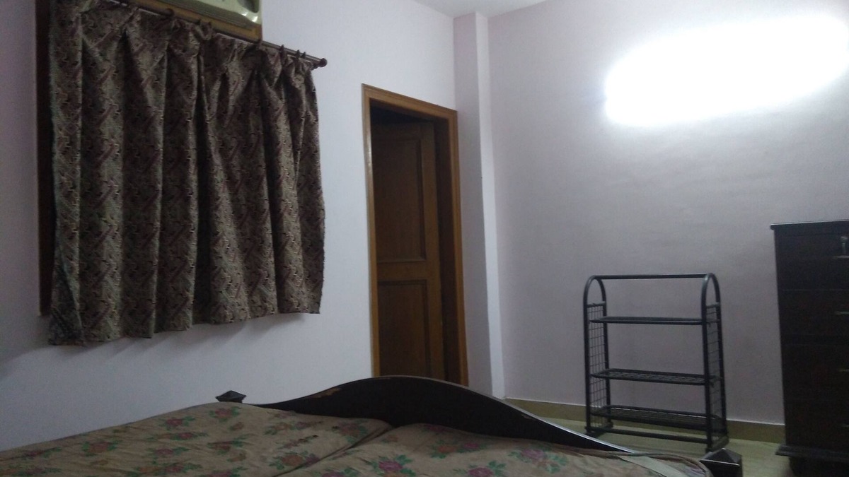Lajpat Nagar Bed & Breakfast | Beautiful Penthouse Just 1 Min from Metro,