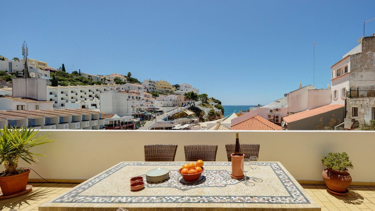 Carvoeiro Apartment | Beautiful Penthouse with sea view and 30 meters from the beach. With Parking