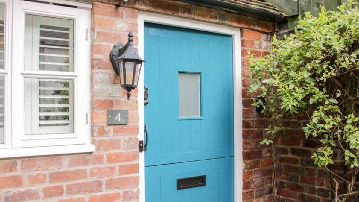 Bridgnorth Cottage | Beautiful Pet Friendly Quiet Cottage Just Off High Street Bridgnorth