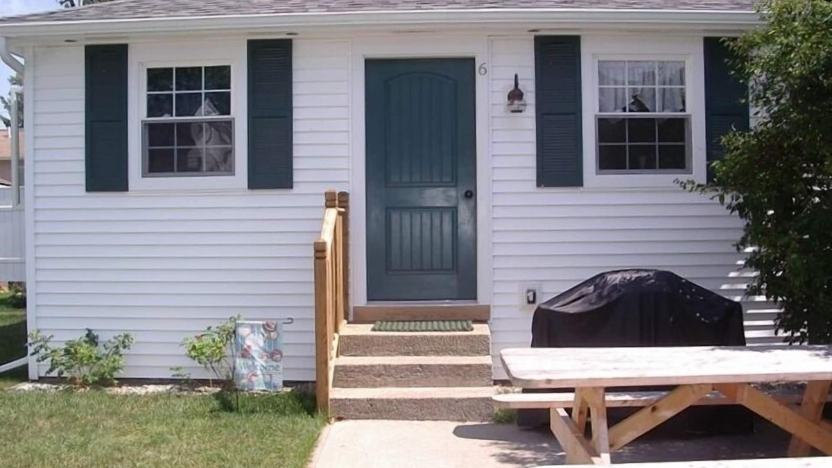 Pine Point Cottage | Beautiful Pine Point Cottage!