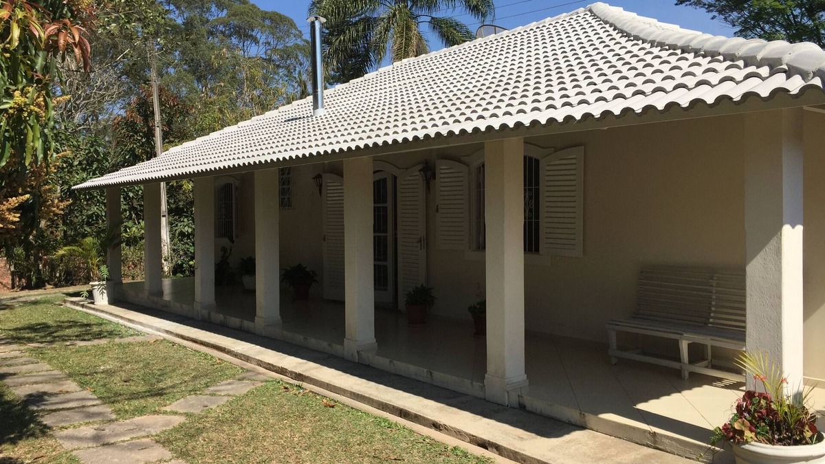 Jardim Brasil House | Beautiful place with pool, barbecue, soccer field, playground and lake.