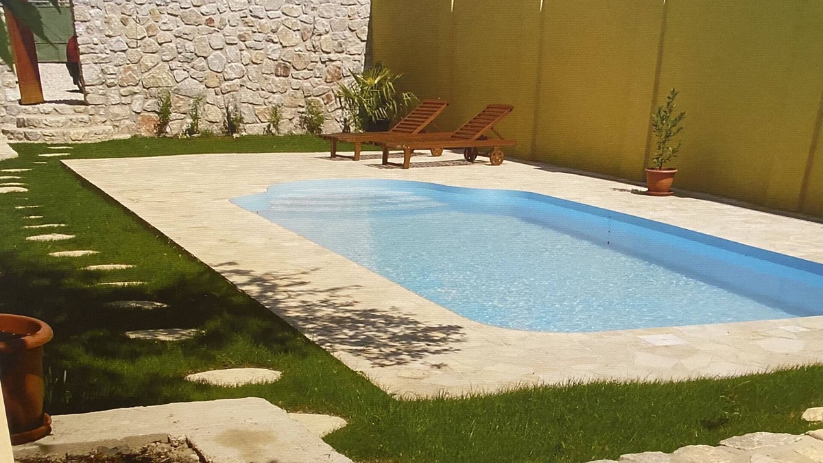 Roznava Apartment | Beautiful poolside oasis - Apartment Gemer