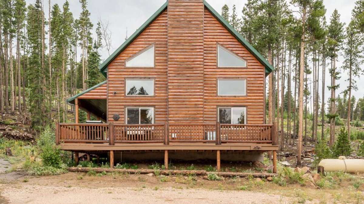 Crystal Lake Cabin | Beautiful, private cabin with room for the family
