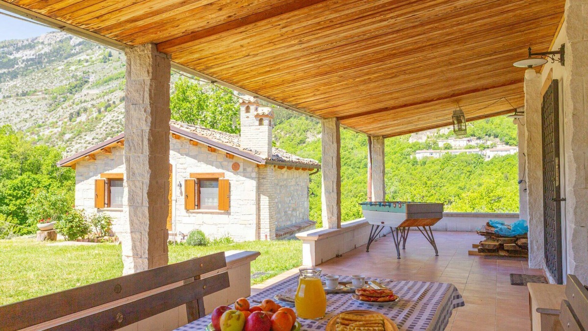 Taranta Peligna House | Beautiful private villa for 10 people with TV, terrace, pets allowed and parking