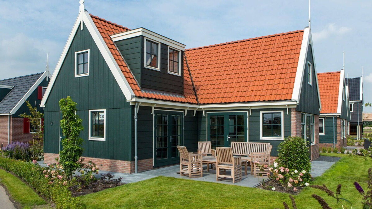 Graft House | Beautiful private villa for 6 guests with WIFI, TV, terrace and parking