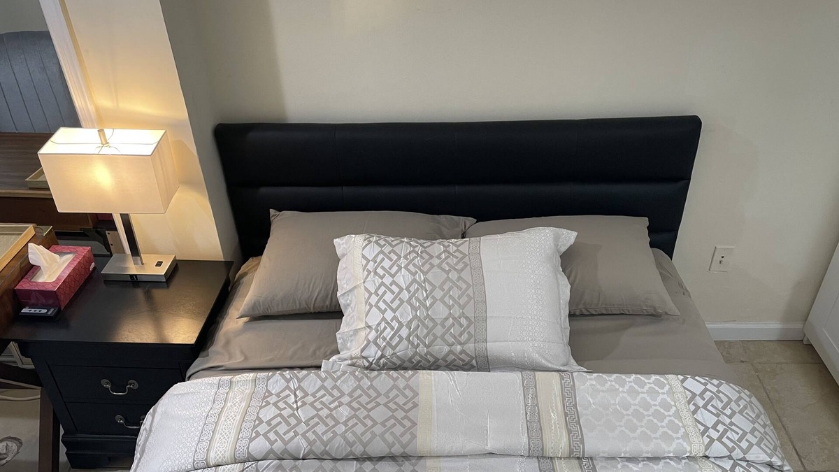 West Side Apartment | Beautiful Private 2 Bed Apt, near NYC+EWR Airport