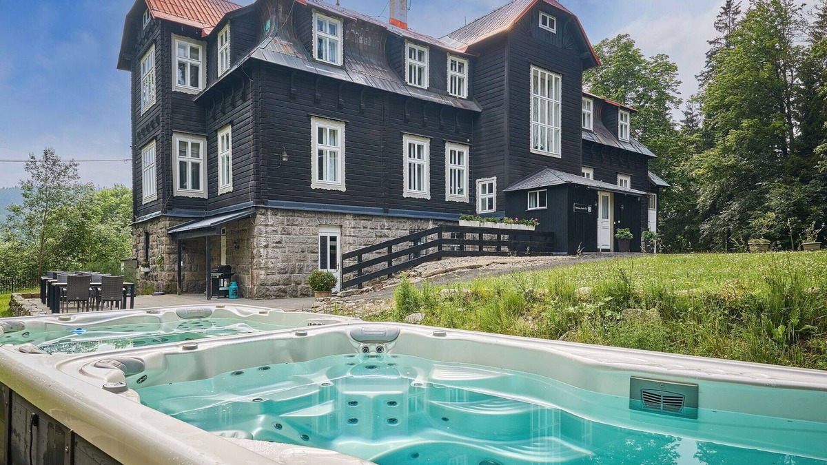Josefov Dul House | Beautiful private villa for 30 people with WIFI, hot tub, TV, terrace, panoramic view and parking