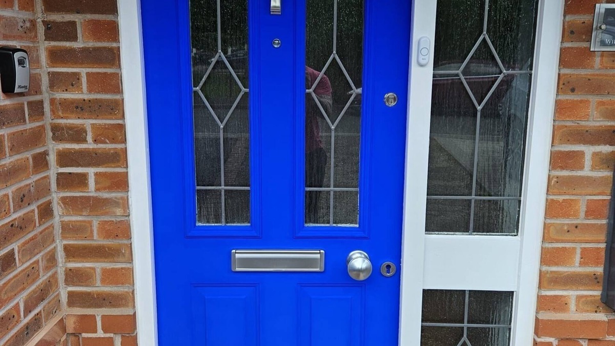 Warwick Apartment | Beautiful, private, garden room . Great location and off street parking.