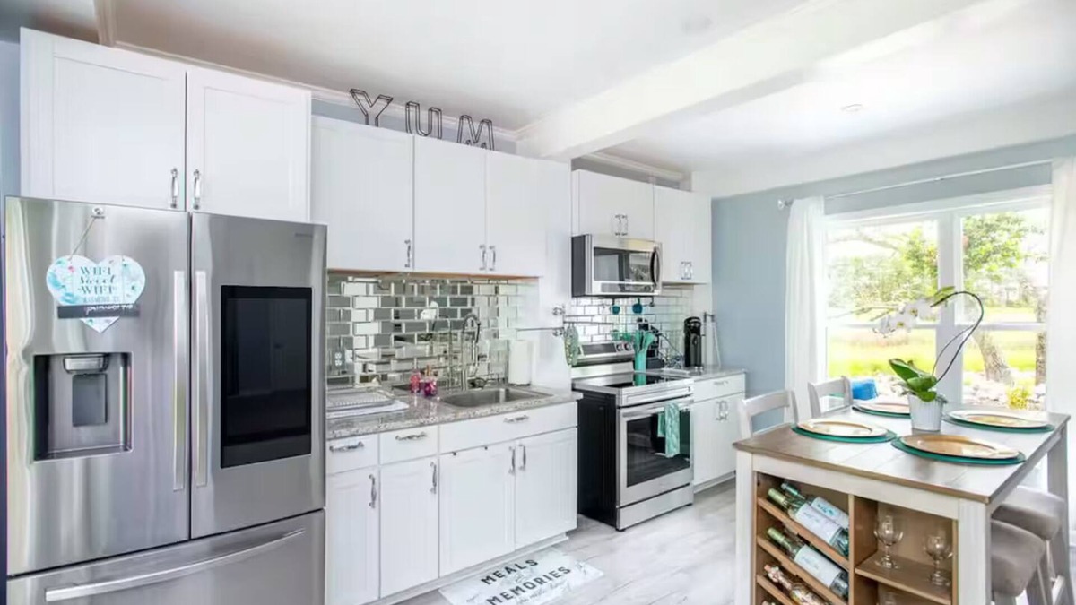 Morehead City House | Beautiful private guest house with water views