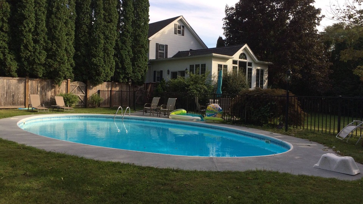 Hurley House | Beautiful Private Home in Historic Hurley with Fireplace