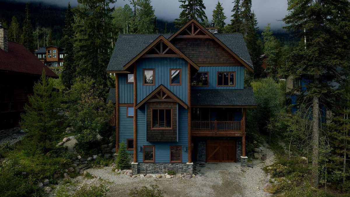 Golden House | Beautiful Private Mountain Chalet.