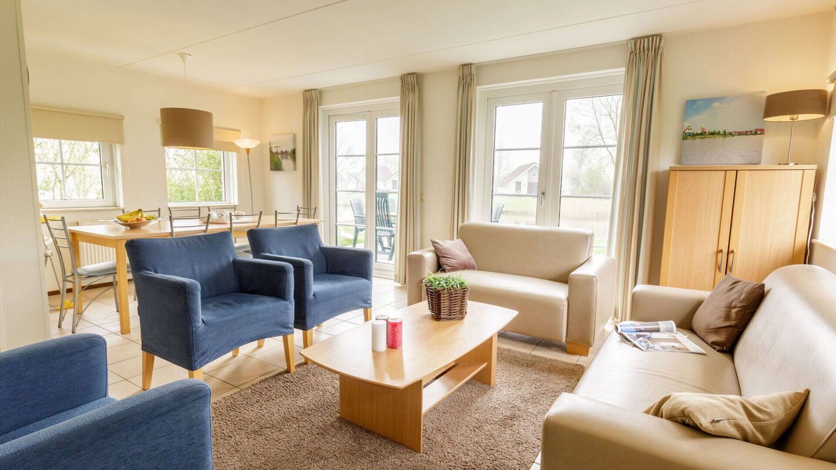 Municipality of Emmen House | Beautiful private villa for 8 guests with WIFI, pool, TV, terrace and parking