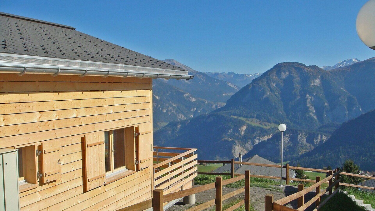 Oberurmein House | Beautiful private villa with WIFI, TV, terrace, pets allowed, panoramic view and parking