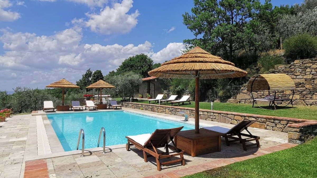 Castiglion Fiorentino Villa | Beautiful private villa with WIFI, private pool, A/C, TV, panoramic view, parking, close to Cortona