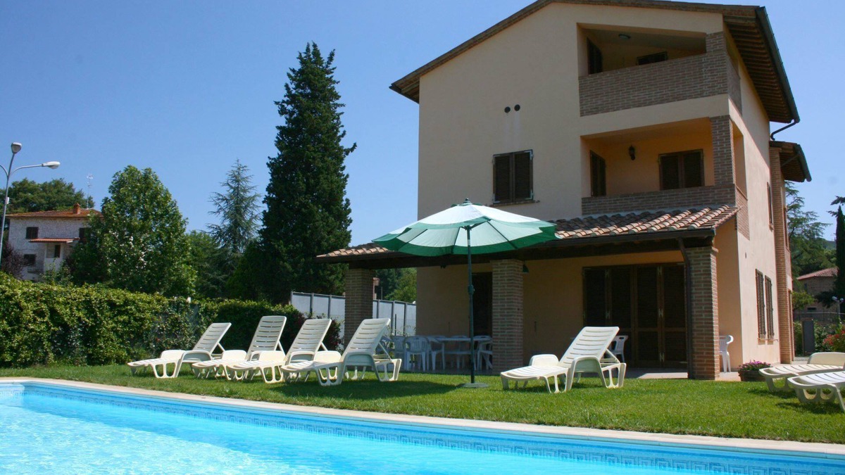 Lucignano Villa | Beautiful private villa for 12 guests with WIFI, private pool, TV, balcony and parking