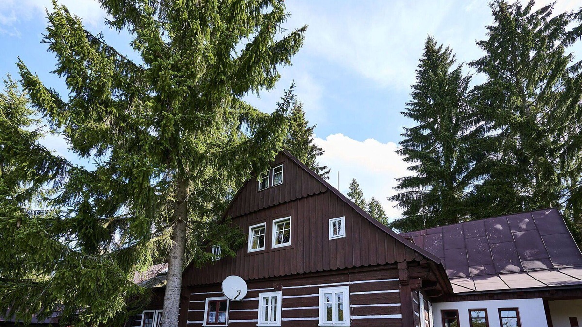 Harrachov House | Beautiful private villa for 28 guests with TV, terrace and parking