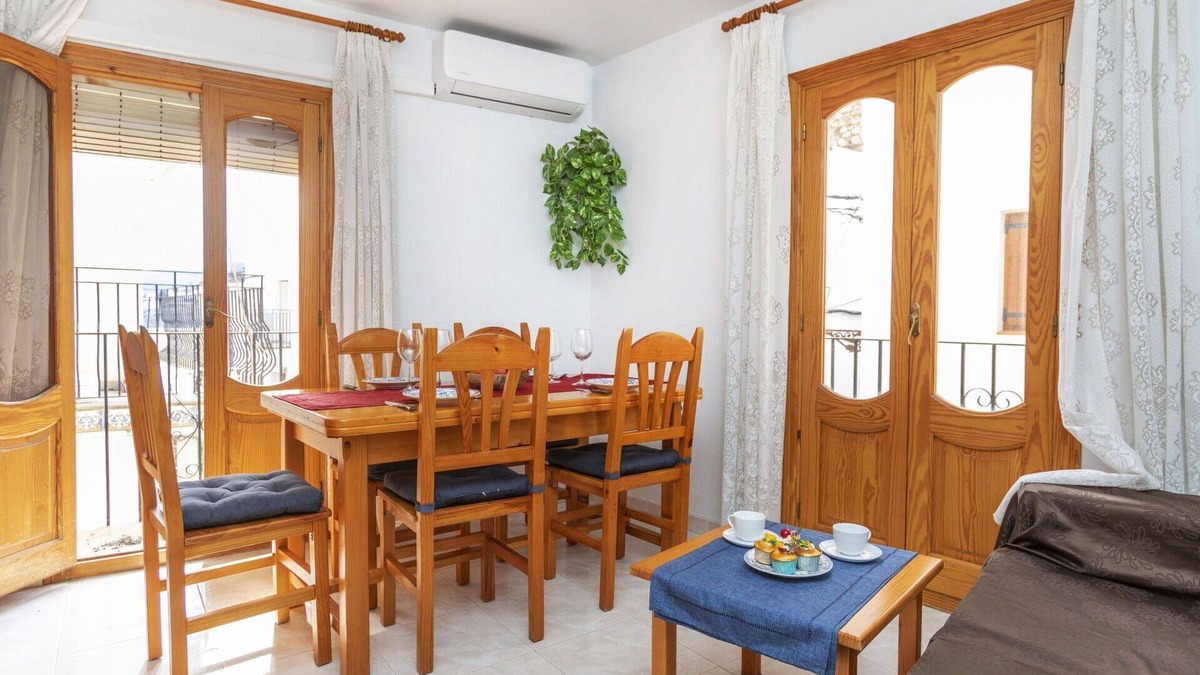 Peniscola Old Town House | Beautiful private villa for 12 guests with WIFI, TV and terrace