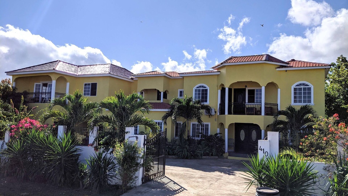 Runaway Bay Villa | Beautiful & Private Villa- Centrally Located In Runaway Bay, Jamaica W.I.