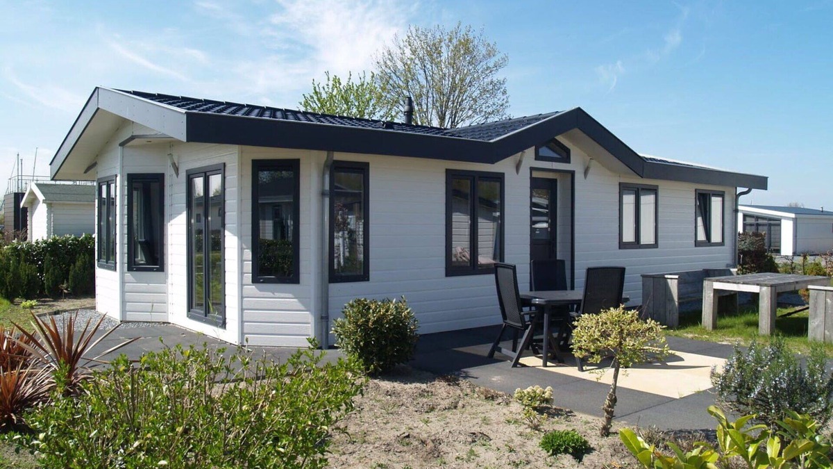 Dordtse Biesbosch House | Beautiful private villa for 6 people with pool, WIFI, TV and terrace