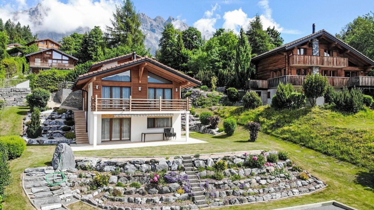 Ovronnaz House | Beautiful private villa for 10 people with WIFI, TV, terrace, pets allowed and panoramic view