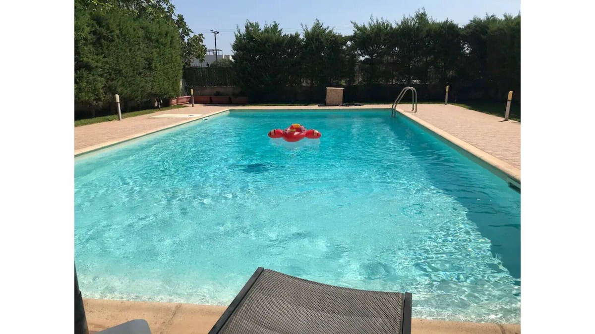 Schinias Villa | Beautiful private villa with large pool near the beach