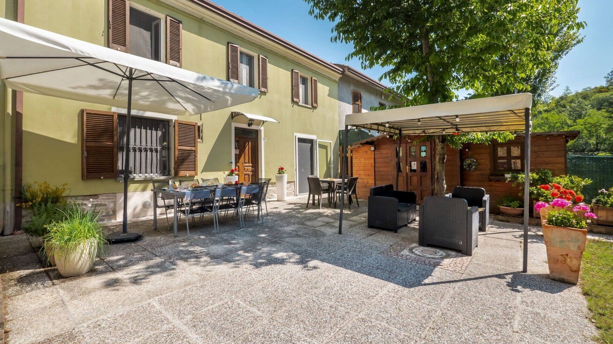 Casinina House | Beautiful private villa with private pool, WIFI, hot tub, TV, pets allowed, panoramic view, parking
