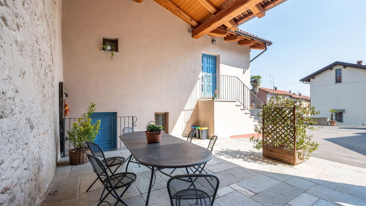 Verzuolo House | Beautiful private villa for 4 people with WIFI, TV, patio and parking