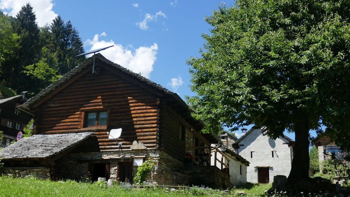 Semione House | Beautiful private villa for 4 guests with WIFI, TV, patio, pets allowed, panoramic view and park...