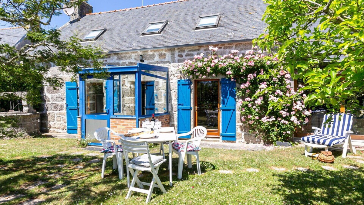 Trevignon House | Beautiful private villa for 4 guests with private pool, TV, patio, pets allowed and parking