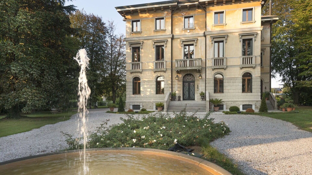 Saonara Villa | Beautiful private villa for 17 people with A/C, WIFI, TV, terrace and parking, close to Padua