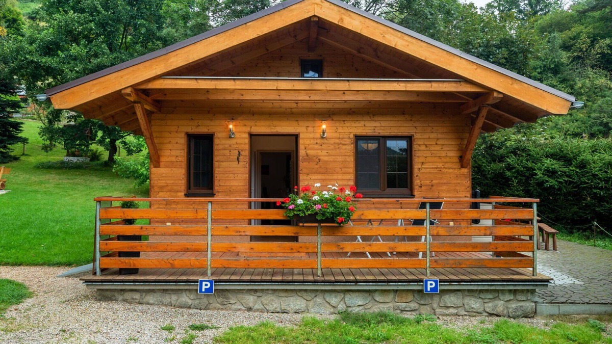 Becov nad Teplou House | Beautiful private villa for 4 people with WIFI, TV, patio and parking