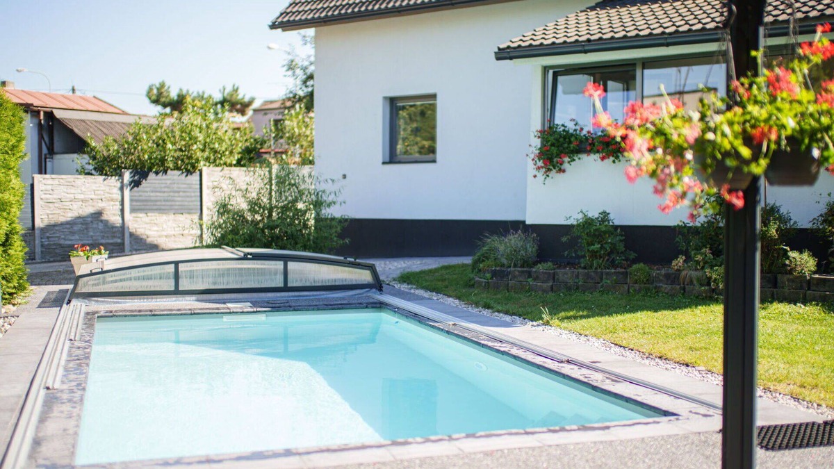 Prague 11 House | Beautiful private villa for 8 guests with private pool, WIFI, TV and patio