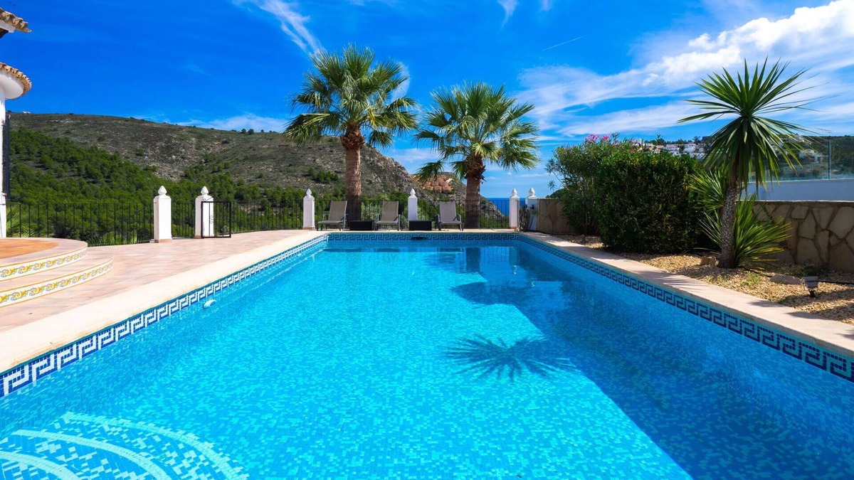 Arnella Villa | Beautiful private villa for 10 guests with A/C, private pool, WIFI, TV, patio and parking