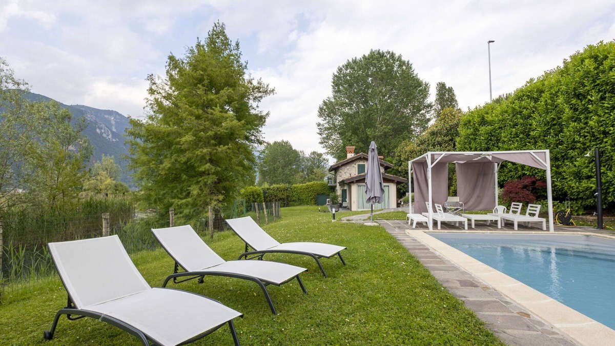 Cremignane Villa | Beautiful private villa for 6 guests with private pool, A/C, WIFI, TV, patio and pets allowed