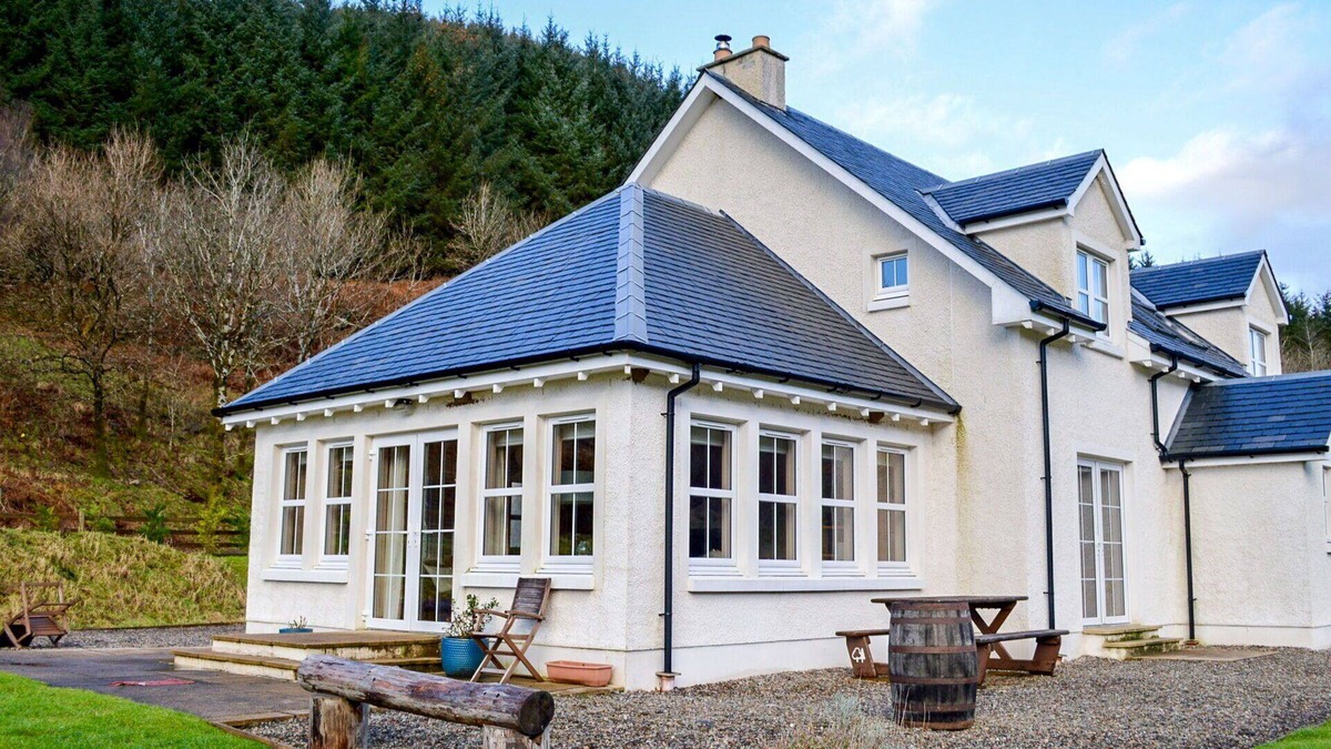 Lerags Villa | Beautiful private villa for 10 people with TV, patio, pets allowed and panoramic view