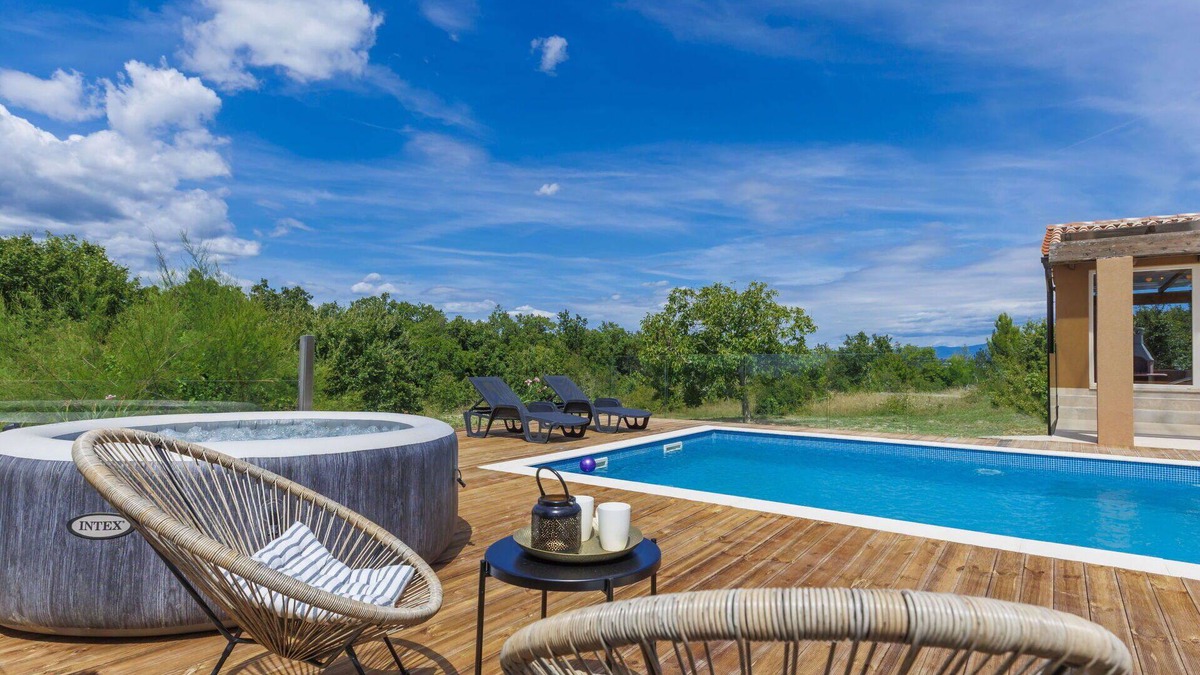 Salakovci House | Beautiful private villa for 5 people with A/C, hot tub, internet, private pool, TV and parking