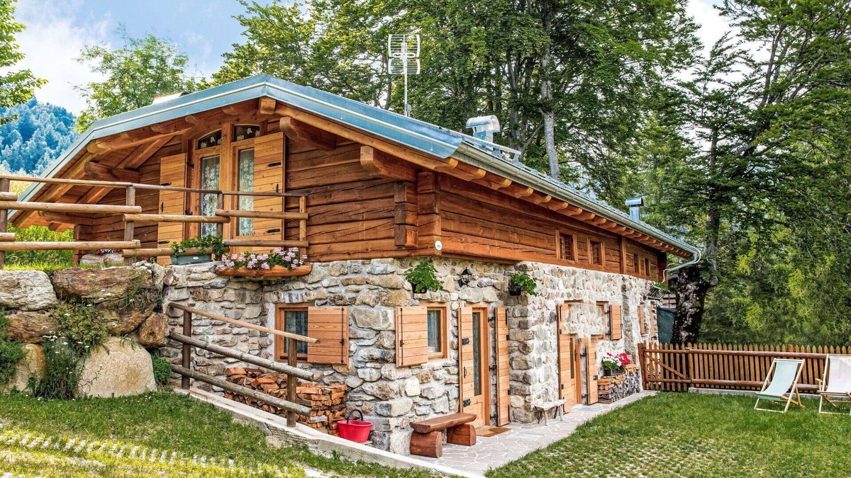 Borgo Valsugana House | Beautiful private villa for 6 guests with WIFI, TV, patio, pets allowed, panoramic view and park.
