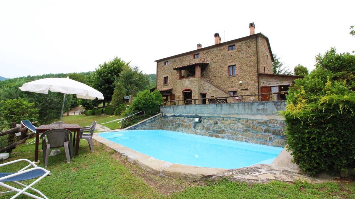 Bivio Lugnano Villa | Beautiful private villa for 18 guests with WIFI, private pool, TV, veranda and pets allowed