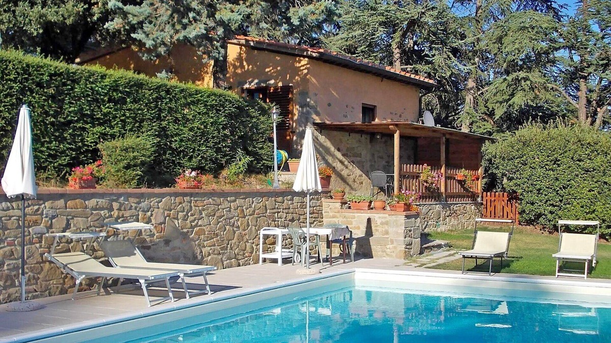 Cortona House | Beautiful private villa with pool, WIFI, TV, terrace, pets allowed, panoramic view and parking