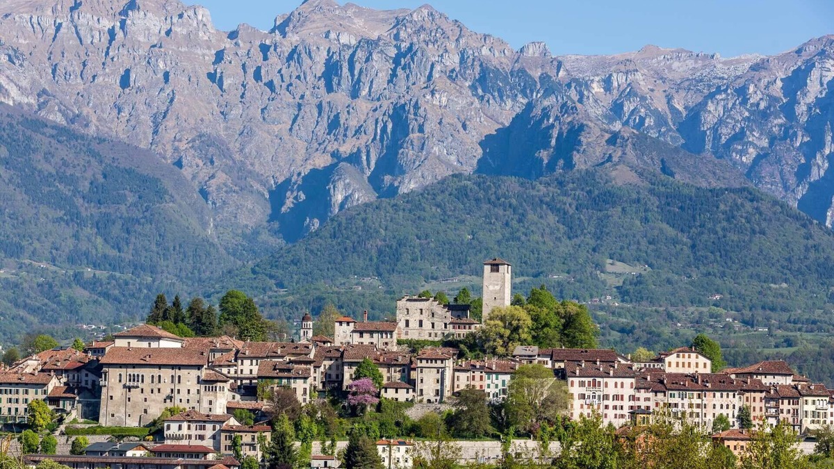Feltre House | Beautiful private villa for 4 guests with A/C, WIFI and TV