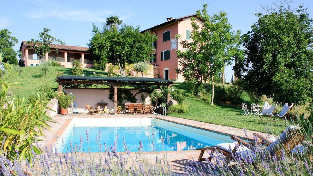 Soglio Villa | Beautiful private villa with WIFI, private pool, A/C, TV, patio, panoramic view and parking