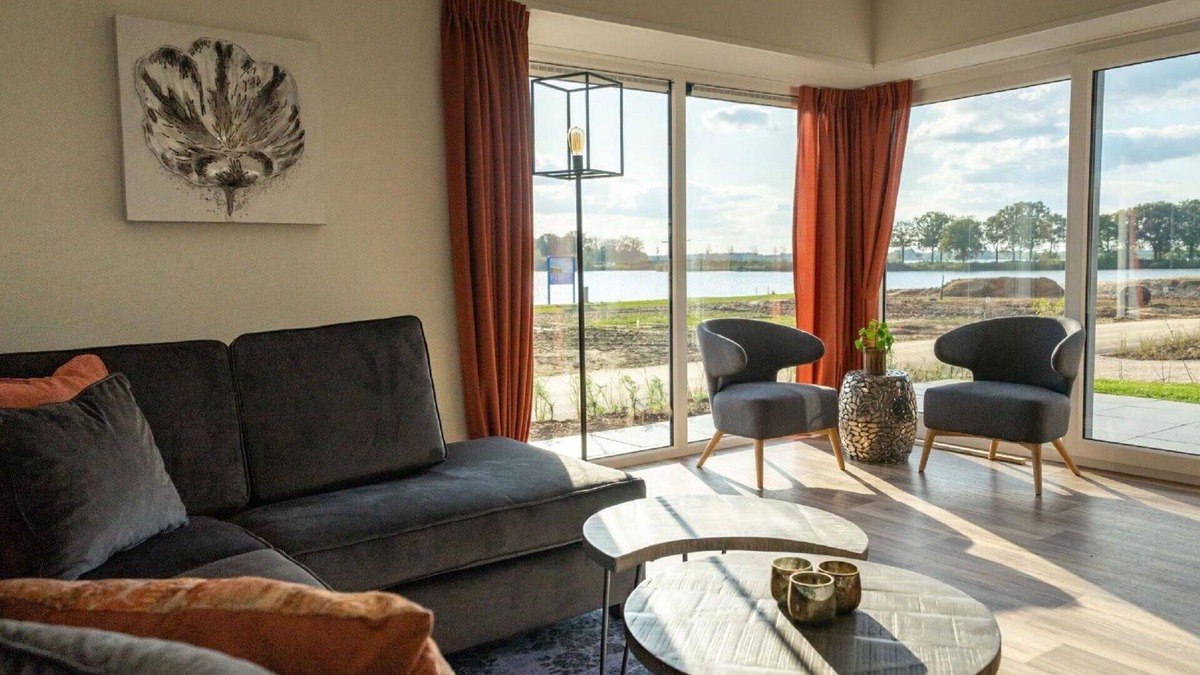 Linden House | Beautiful private villa for 6 guests with WIFI, TV, terrace and parking